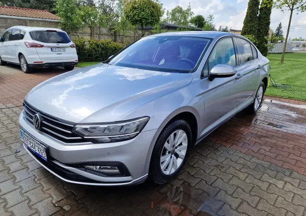 wielkopolskie Volkswagen Passat cena 58999 przebieg: 112000, rok produkcji 2022 z Pasym